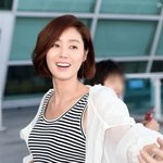 김성령, 나이 못진 않은 패션으로 공항 <b>장악</b>!