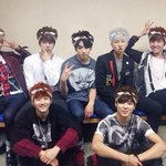 [방탄소년단] (경) 방탄팬톡 9,900 즐찾수 <b>돌파</b> (축)