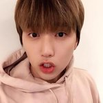 눈마주쳣는데 웃는거어때