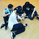 펑펑 울었다
