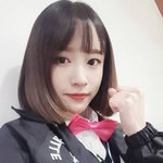 단발로 더 작아진 얼굴