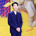 류준열 왜 잘생겨져가냐