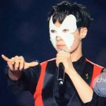[EXO] <b>이새</b>키 왜 가면 쳐쓰고 나옴?