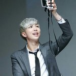 [방탄소년단] 모니 머리가 <b>은색</b>이야