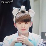 [세븐틴] <b>지훈이</b> 머리에 이런거 씌운사람
