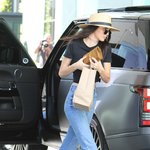 <b>켄달</b> 제너 허리