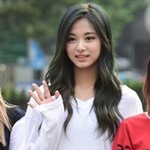 [모든팬덤] <b>쯔위</b>는 진짜 어딜봐도 예쁨