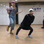 [방탄소년단] 민윤기 다리 말라서 더 웃김 ㅅㅂㅋㅋㅋㅋㅋㅋㅋㅋㅋ