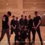[EXO] 야 <b>엔딩</b>에서 시우민옆에 누구야