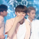 [세븐틴] 무슨 남자애 손이 진짜 핑크야 ㅋㅋㅋㅋ