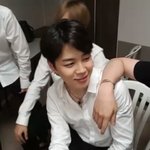 [방탄소년단] 태태앱 <b>석진이</b> 쓰담쓰담ㅠㅜ