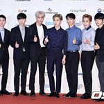 [EXO] <b>레드카</b>펫에서 가장 빛나는 별