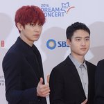 [EXO] 찬열이옆에서니까 디오 <b>역변</b> 심각하네