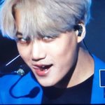 [EXO] 카이 반응 개구리고 암전이었는데 무슨