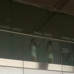 [EXO] 어제 여기서 빽<b>녀들</b> 돌아다니는거보고