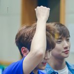 [세븐틴] 부승관 <b>팔꿈치</b>에 복숭아