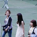 [꼭댓글부탁] 김소현이 신은 <b>신발</b> 어디껀지 아는사람 ㅠㅠ