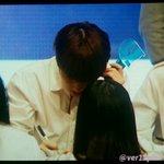 호시 이번엔 <b>일본콘</b> 야광봉 받음ㅋㅋㅋㅋㅋㅋ