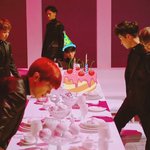[EXO] <b>쇼</b>케도 못 보고 <b>컴백</b>무대도 못 보고