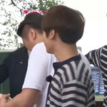 [방탄소년단] 뒷모습 넘안쓰럽다