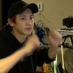 [EXO] 박찬열 <b>입술</b> 빨갛고 맨들한거