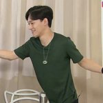 [EXO] 슈어머니짤에 버금가는 죤대 <b>등짝스매싱</b> 짤