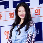 시사회 <b>온</b> 김유정
