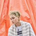 [EXO] 럭키원 뮤비랑 티<b>저의</b>