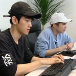 [EXO] 그럼 정시간대로 봤을 땐 백현이 착해보이지만