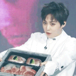 [시우민] 여러분 여기 <b>한우</b>홍보대사에 적합한 인물이..