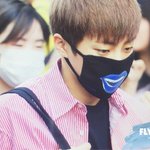 [시우민] 뮤뱅 출근 시우민!