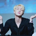 [방탄소년단] <b>석진이</b> 목에 뭐가 사는거야??