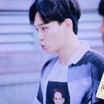 [CHEN] 비 피하려구 <b>오리</b>입하고~~
