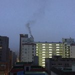 아파트에서 새벽마다 뭔가를 태워요. <b>합법</b>인가요?