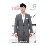 <b>제대</b>하고서 상복 터진 남자배우 진구!