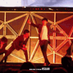[EXO] 으르렁 안무 중 혼자 허리 안돌리는 세훈. <b>gif</b>