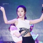 시원하게 <b>민소매</b> 입은 女돌