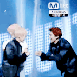 [EXO] 멍냥즈 서로 <b>축하</b>함ㅋㅋㅋ