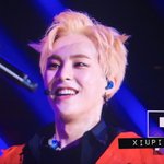 [EXO] 시우민  고양이 귀 나왔지롱