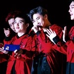 [경수] 다들 모여서