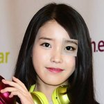나 아이유 눈 <b>닮음</b>?
