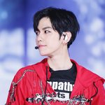 [시우민] 우리큥 미쳐 무대 하드<b>캐리</b>