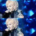 [EXO] 인가 트로피 <b>한손</b>으로 준거