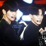 [EXO] <b>턱선</b>에 베어버림