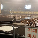 [EXO] 여기 <b>본무대</b> 안보이냐?