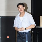 오늘자 유아인 깐머리