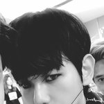 [백현] 백현이 <b>입술</b>에 뭐야?