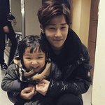 [인피니트] 애들애기랑같이있는짤좀!!!
