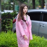 정<b>채연</b> 우비 입고