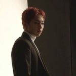 [시우민] 이거 꼭 타락한 <b>신부님</b> 같지 않음? 브이앱 시우민